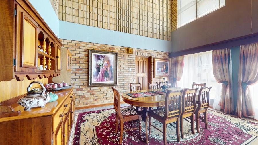 6 Bedroom Property for Sale in Van Der Hoff Park North West